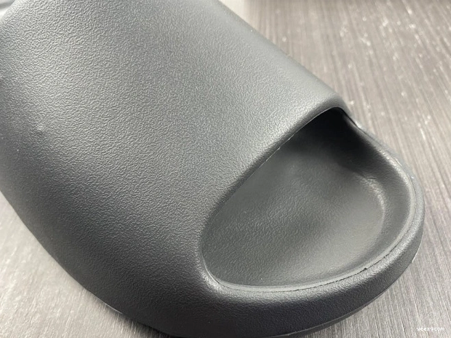 Slide HQ6448 Onyx Yeezy Adidas 0717